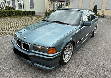 BMW 320i Shzg M-Paket Stoßstange vorne 2-Zonen Klima