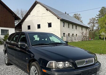 Volvo V40 1.8, Klima, Teilleder