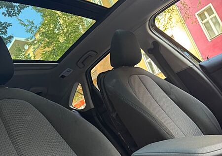 BMW 2er 220 Active Tourer 220i Advantage Advantage