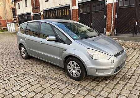 Ford S-Max 2,0 TDCi 103kW DPF Titanium Titanium