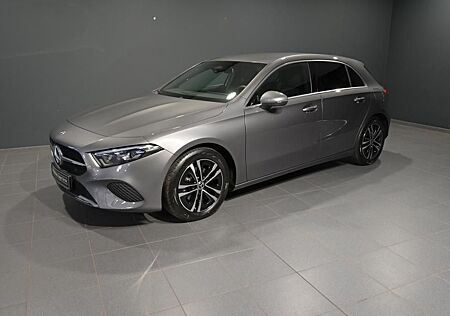 Mercedes-Benz A 200 d W-Paket Navi PDC SHZ SpurH LED LM AUT