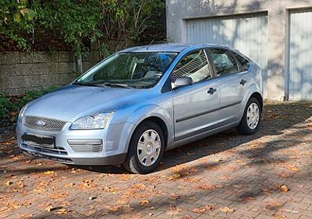 Ford Focus 1,6 Zahnriemen Neu Garagenfahrzeug