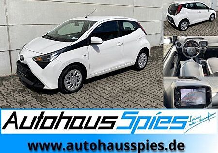 Toyota Aygo (X) Aygo 1.0 x-Play 1.Hand RKam Klima Tmat Shz CarPl