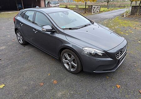 Volvo V40 T3 -