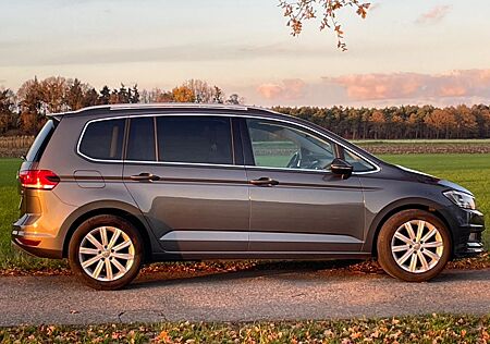 VW Touran Volkswagen Highline 7 SITZE, DSG, AHK, LED, WR