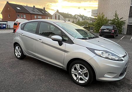 Ford Fiesta 1,25 Trend 1.Hd Klima SHZ gr. Service neu