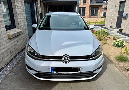 VW Golf Volkswagen 1.0 TSI Comfortline Variant Comfortline