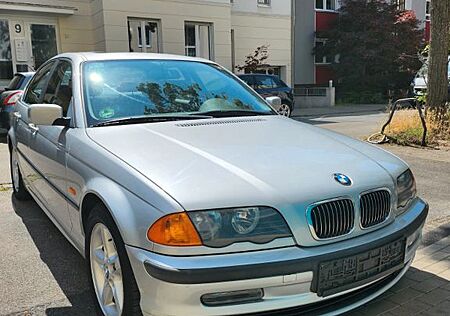 BMW 320i E46 - Automatik, 6 Zylinder