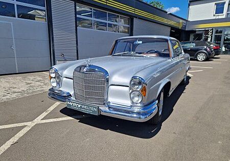 Mercedes-Benz 250