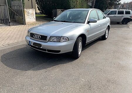 Audi A4 1.8 -Benziner, unfallfrei, TÜV neu, 41.000 km