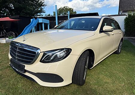 Mercedes-Benz E 220 d T Autom. -
