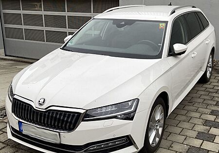Skoda Superb Combi iV Style DSG AHK Navi Kamera