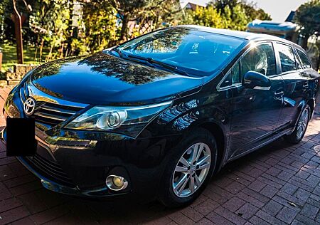 Toyota Avensis Combi 1,8-l-Valvematic Multidrive S ...