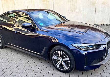 BMW i4 eDrive40 - Laserlicht - HK Soundsystem
