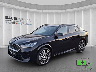 BMW iX2 xDrive30 M Sport UPE 74.390,-€ HUD AHK Pano