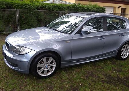 BMW 118d Automatik, Schiebedach, Navigation, Klima..