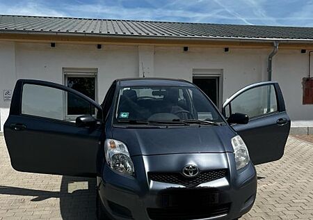Toyota Yaris 1,0-l-VVT-i - TÜV 07/26