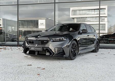 BMW M5 TOURING 4.4 V8 Hybrid B&W Sound Pano