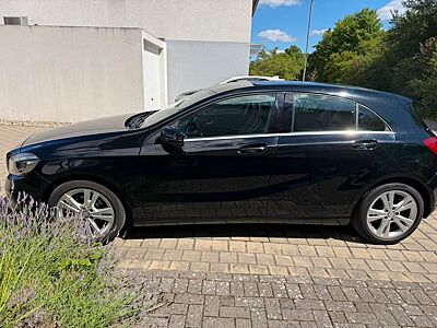 Mercedes-Benz A 160 - Navi / Sportsitze