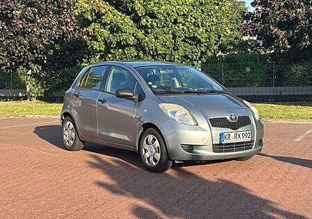 Toyota Yaris Travel 1,3-l-VVT-i Travel | 87PS
