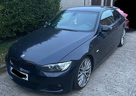 BMW 320i -