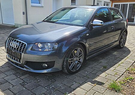 Audi S3 2.0 TFSI quat 1.H.unfallfrei, neuw. Vollausst