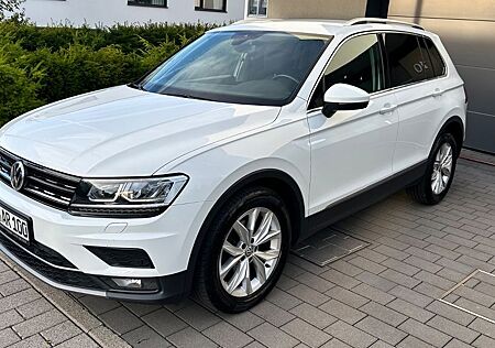 VW Tiguan Volkswagen 2.0 TDI SCR DSG Highline*Alu 18 Zoll*TOP*