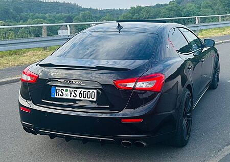 Maserati Ghibli 3.0 V6 350HP -