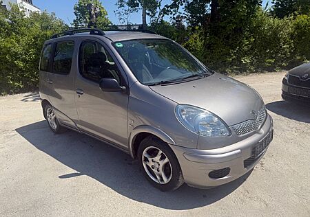 Toyota Yaris Verso 1.5 Sol 01728666828