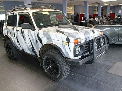 Lada Urban 4x4 Bronto - AHK - Klima -