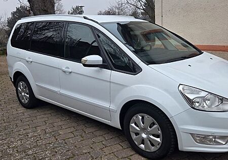Ford Galaxy 2,0 Ambiente Ambiente