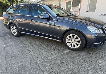 Mercedes-Benz E 220 CDI T BlueEFFICIENCY ELEGANCE