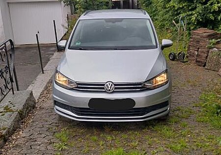 VW Touran Volkswagen , BJ. 2020, AHK, 7-Sitzer, unfallfrei