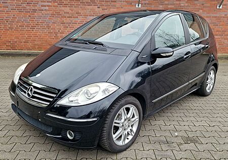 Mercedes-Benz A 200 / Avantgarde / SitzH / Teilleder /