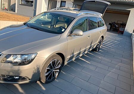 Skoda Superb 2.0 TDI 125kW G tec DSG Elegance Comb...