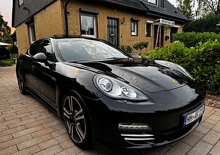 Porsche Panamera 4 / Navi / Luftfahrwerk / Schiebedach /