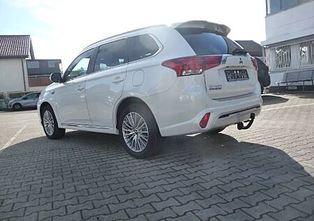 Mitsubishi Plug in Hybrid Outlander Outlander Plug-in Hybrid PLUS Spirit 2.4 4WD