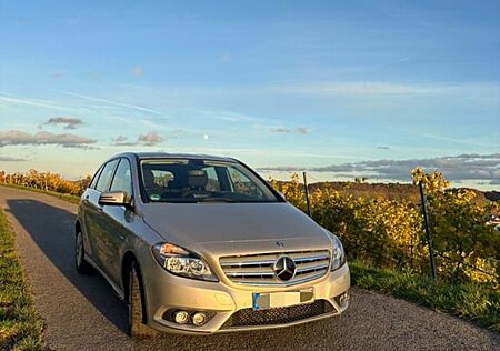 Mercedes-Benz B 180 CDI BlueEFFICIENCY -