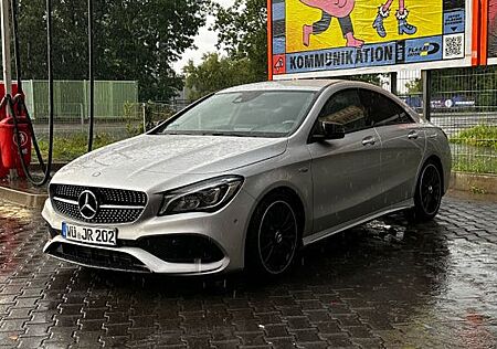 Mercedes-Benz CLA 220 4MATIC AMG Line - Apple Car Play
