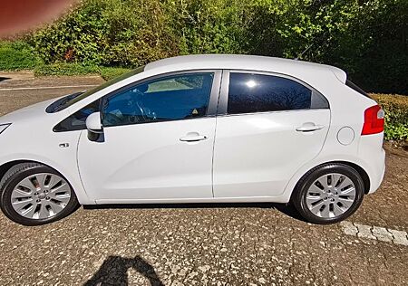 Kia Rio 1.2 gut gepflegt, 8Fach Bereift, Vollausstat