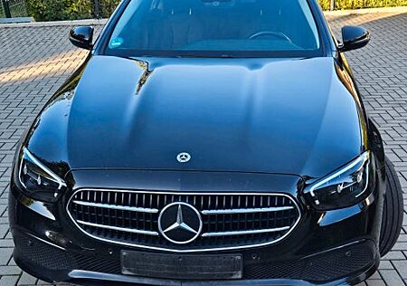 Mercedes-Benz E 220 d T Autom. -