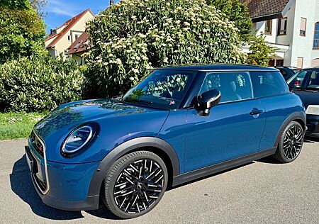 Mini Cooper S Favoured +XL Paket+WKR+Wartungspaket