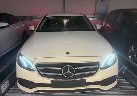 Mercedes-Benz E 220 d 4MATIC Autom. -