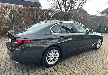 BMW 520i