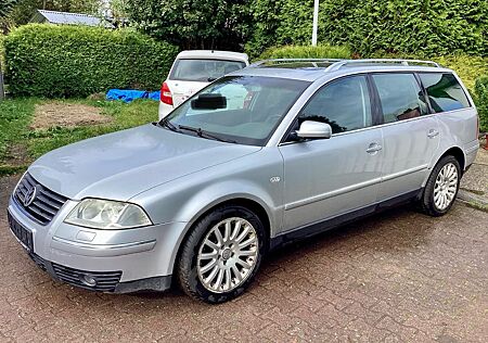 VW Passat Variant Volkswagen 2.8 V6 tipt. 4motion Highline...