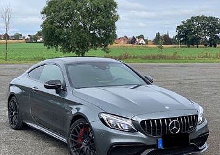 Mercedes-Benz C 63 AMG Mercedes-AMG C 63 S Autom. Mercedes...