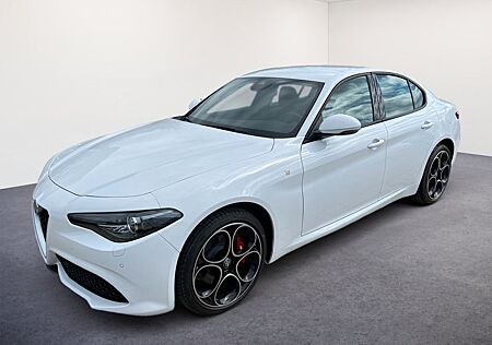 Alfa Romeo Giulia TI 2.0 Q4-ALLRAD/LEDER/ASSISTENZ PA/SHZ