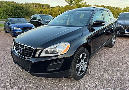 Volvo XC 60 2.4 Summum 4WD*Navi*Panorama*Leder*