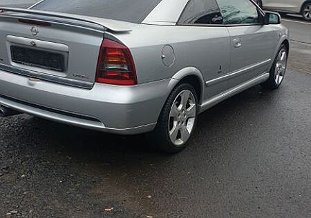 Opel Astra Coupé 2.2 16V -