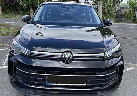 VW Tiguan Volkswagen 1.5 eTSI DSG Life, Navi,EHK,AHK, v.WA